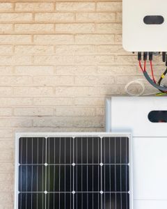 Połączenie magazynu energii z fotowoltaiką
